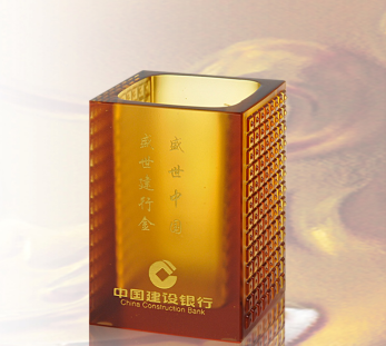 夏氏气韵丰年笔筒